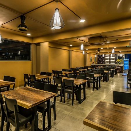 Cherry Hotel And Apartment Ho Chi Minh-stad Buitenkant foto